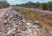 REPORTAN QUE TIRAN DESECHOS EN DREN BORDO PRIETO DE CIUDAD OBREGÓN.