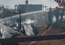 SE INCENDIAN DOS CASAS EN COLONIA 16 DE SEPTIEMBRE DE CIUDAD OBREGÓN.