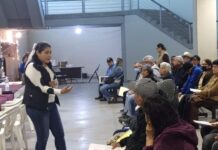 DENI GASTÉLUM TITULAR DE BIENESTAR FEDERAL EN CAJEME HACE LLAMADO A ADULTOS QUE NO HAN RECIBIDO SU TARJETA BANCARIA PASAR POR ELLA.