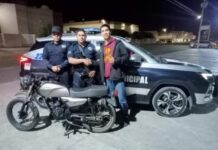 AGENTES DE LA SSPM RECUPERAN MOTOCICLETA ROBADA Y LA ENTREGAN A SU DUEÑO.
