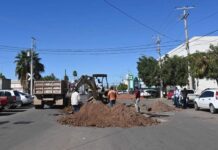MEDIANTE SONDEO Y DESAZOLVE DE COLECTOR PRINCIPAL SE DA SOLUCIÓN A PROBLEMAS DE DRENAJE DE COLONIAS DEL ORIENTE DE LA CIUDAD.