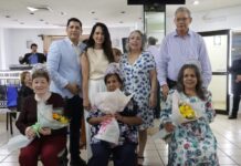 SE UNE GOBIERNO MUNICIPAL AL FESTEJO DE LAS MADRES JUBILADAS Y PENSIONADAS DEL AYUNTAMIENTO