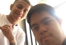 A sus 25 años de edad, joven con Síndrome de Down solo quería ser tratado con respeto y peluquero se lo concedió.