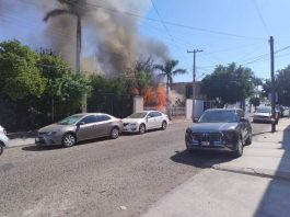 CONTROLA BOMBEROS 1NCENDI0 DE CASA EN LA BELLAVISTA
