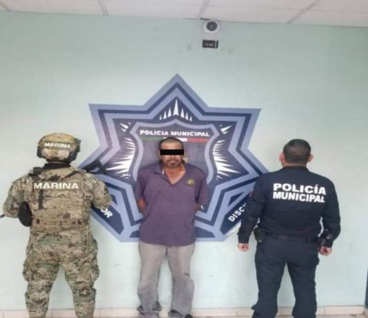 *D3TIEN3 LA POLICÍA MUNICIPAL A DOS PERSONAS ESTE JUEVES Y RECUPERA AUTOMÓVIL CON REPORTE DE R0B0